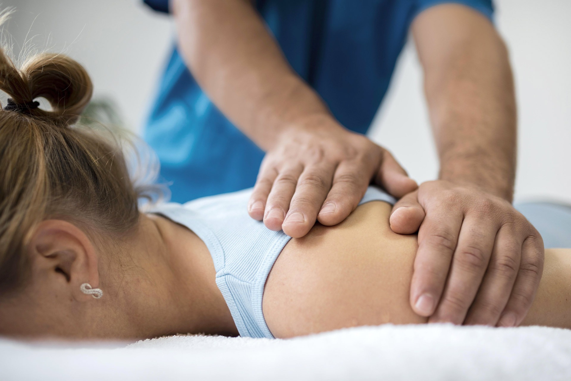 Dolore, postura e recupero: fisioterapia e fisiokinesiterapia a Brescia